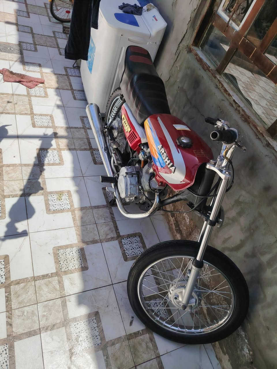 سلام عليكم اذا مو شراي اطلع گبل
اربعه كير للبيع الدراجه كلك كلك كلك شوفه عينك نضيفه وجديده بشكل توه معمره ماعده المكينه شاصي 20 شلعه ومعدل تخبل الدراجه كلشي بيه اصلي نضيفه مال جناي السعر 325 وبيه مجال مكان نجف مشخاب للعلم ابيعك بدون راصطه


**إذا كنت صاحب هذا الإعلان وتريد حذفه لأي سبب، رجاءا أرسل رسالة إلى الدعم الفني**