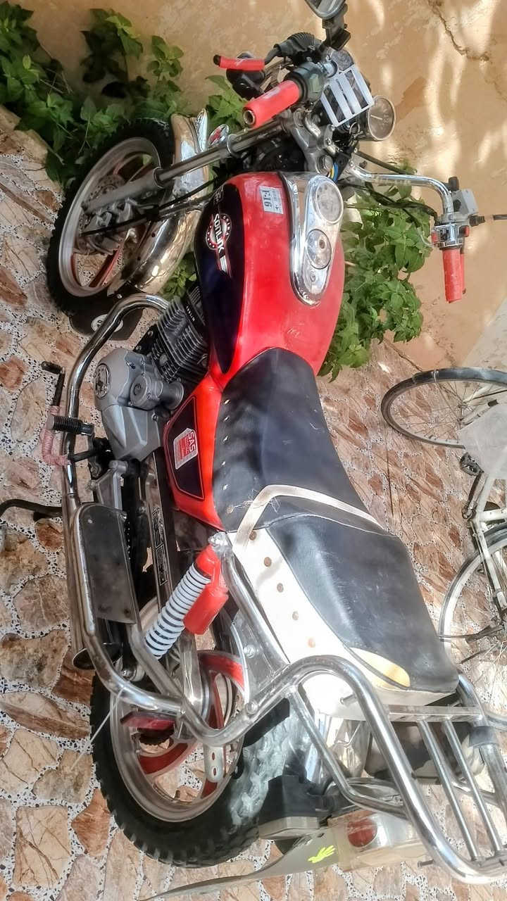 سلام عليكم.متاح دارجه جيني.2017 دراجه نظافه عامه كهربائية شغالة سلف هندر ورقه وحده. يرهم(مراوسه) سعر ٣٥٠ بي مجال بسيط.محرك ما مفتوح سكن السعدية ***********
