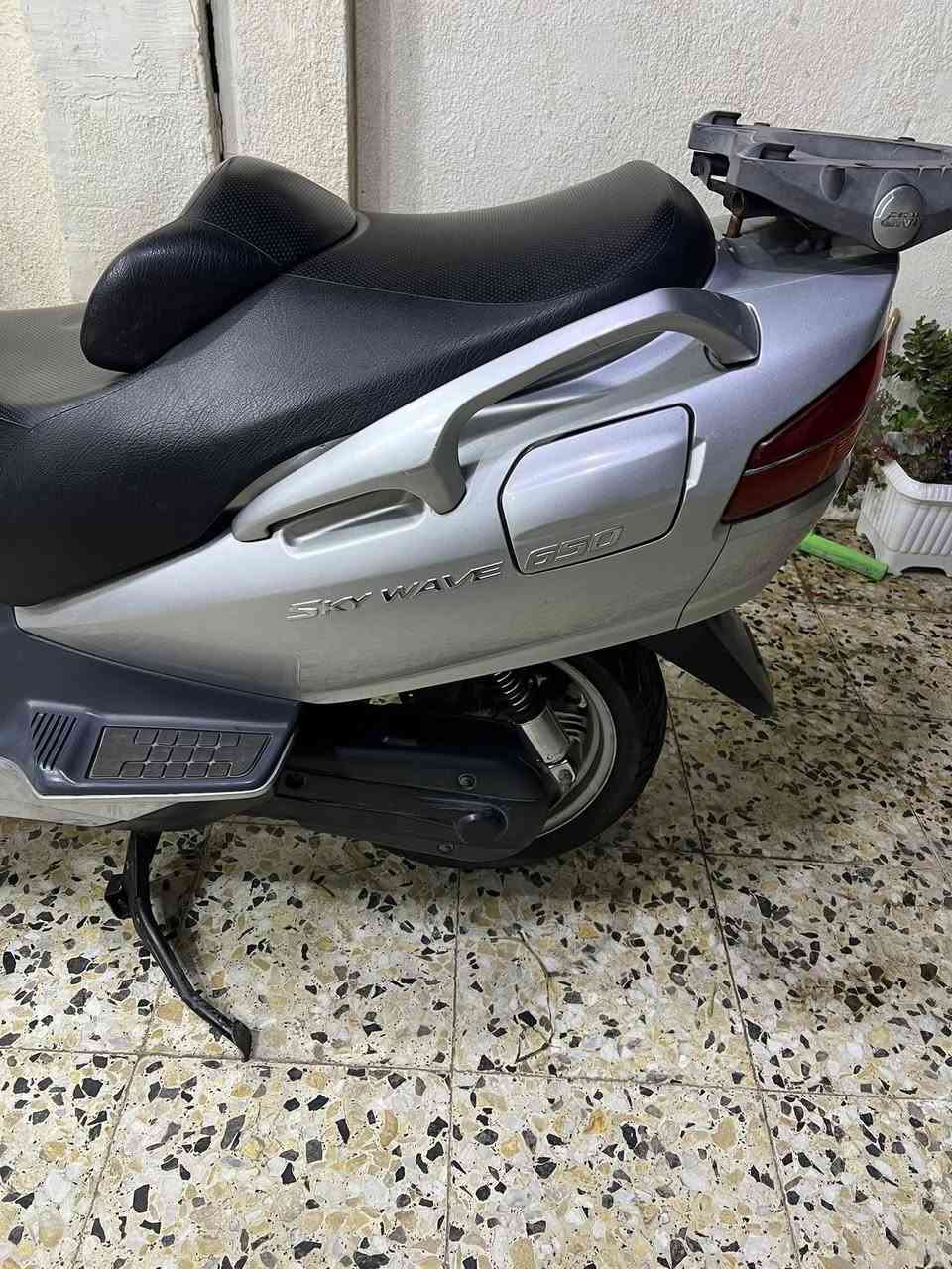 سلام عليكم سكاي ولف 650 ماشيه 22 حقيقي تدفئه يدات جامه كهرباء مري كهرباء بلاد ممفتوح بيهه برغي كفاله عامه من كلشي جيب وياك 10فيتريه السعر اتصل واني بلخدمه
مكاني بغداد الثراث شارع 60/ ***********
