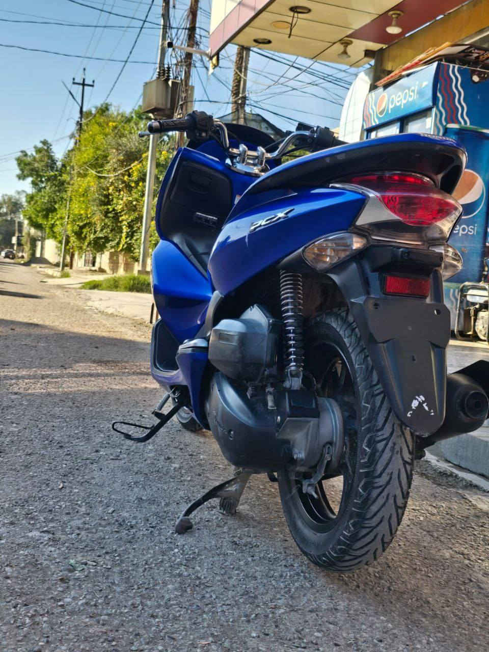 دراجه pcxللبيع دراجه بعده نظيفه شلعه تخبل حساس Aيشتغل  ماشيه 40  السعر 14بيه مجال الي مو شراي لايتصل  عنوان ديالئ بعقوبه الرقم ***********
