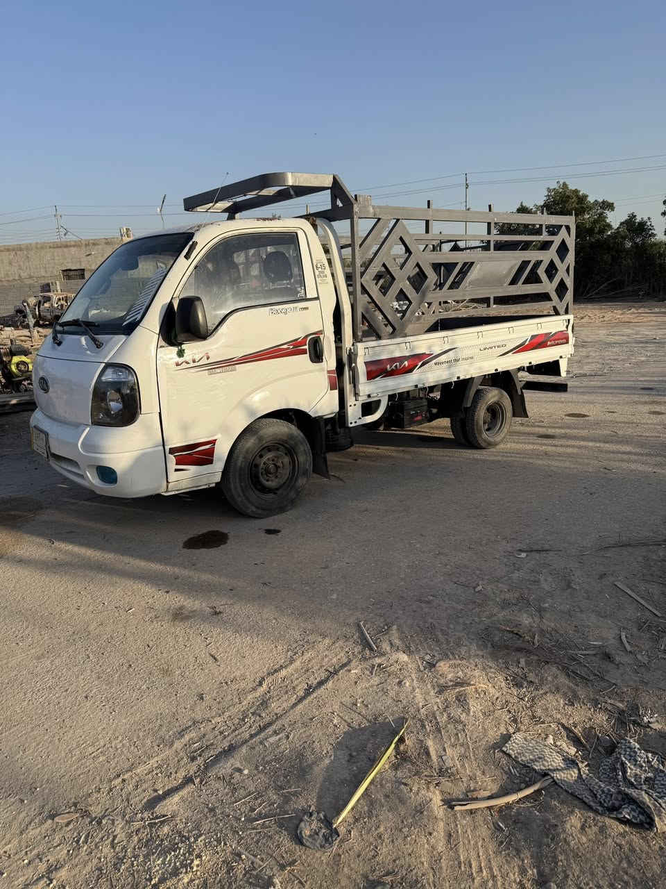 كيه بنكو موديل ٢٠٠٦رقم بصره مشروع وطني تحويل مباشر سياره حلوه ونضيفه  73وبيه مجال مكان البصره هارثه ***********
