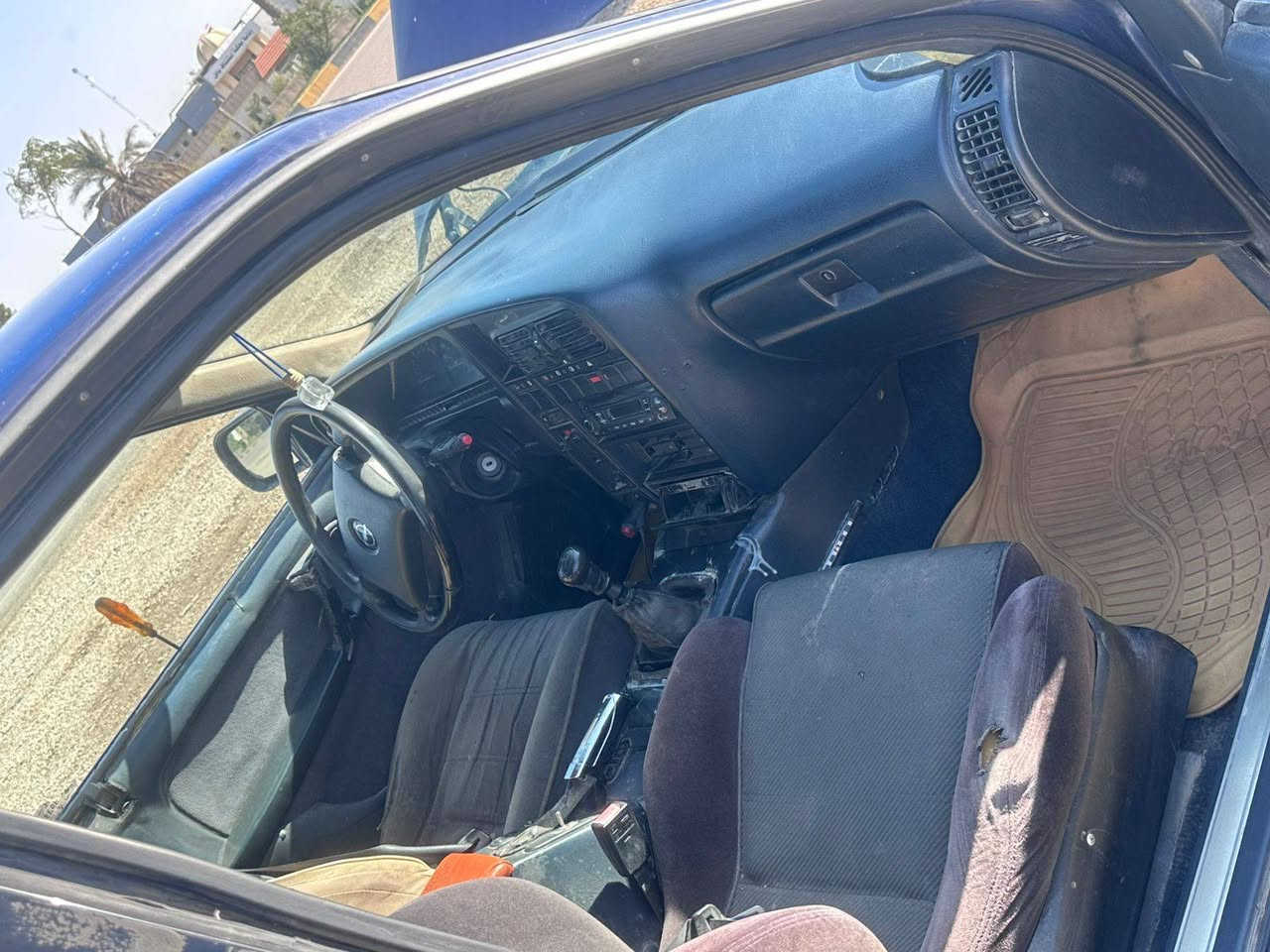 اوبل اوميكه موديل 93 كير محرك ترايك البصره حداديه نص ونص مكاني الحله رقم الهاتف ***********
السعر 25 وبيهه مجال للشراي
