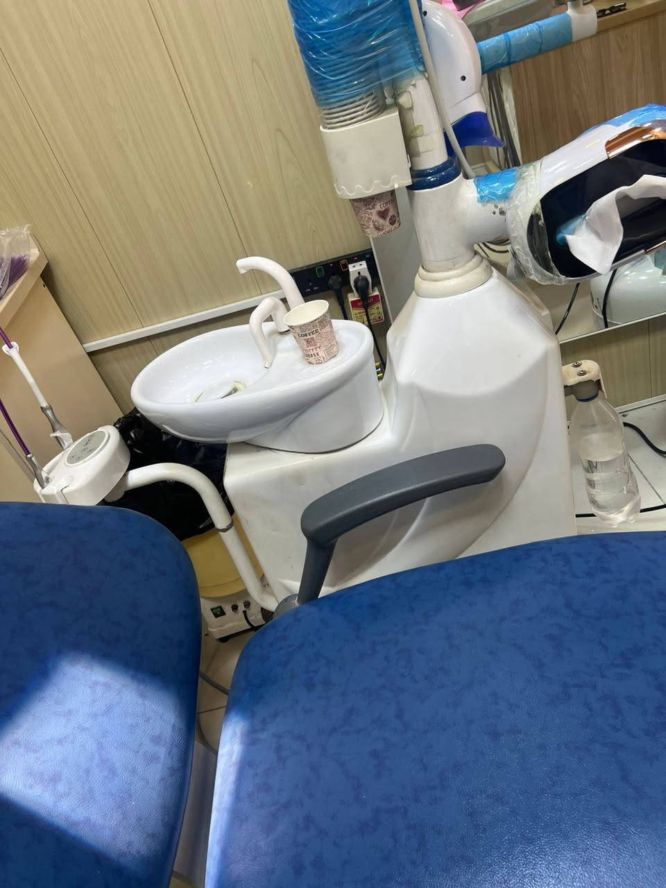 ( مكلف بالنشر)#للبيـــــــــع_كرســــــــــي اسنان  صيني مستعمل بسعر  مليون دينار  في محافظة بابل /نشكر ثقتكم بمكتب  / الهادي دنت مستعدون 
°نقل عيادات الأسنان داخل وخارج بغداد

°تأهيل/صيانة /فتح /نصب كافة كراسي
الأسنان

بيع وشراء جيرات مستخدمه وجديده 

دوشمة كافة كراسي الأسنان
تخطيط وتأسيس عيادات الأسنان  

*********** / ابو هادي / عنوان بغداد  باب الثالث جزيرة بغداد السياحيه@
