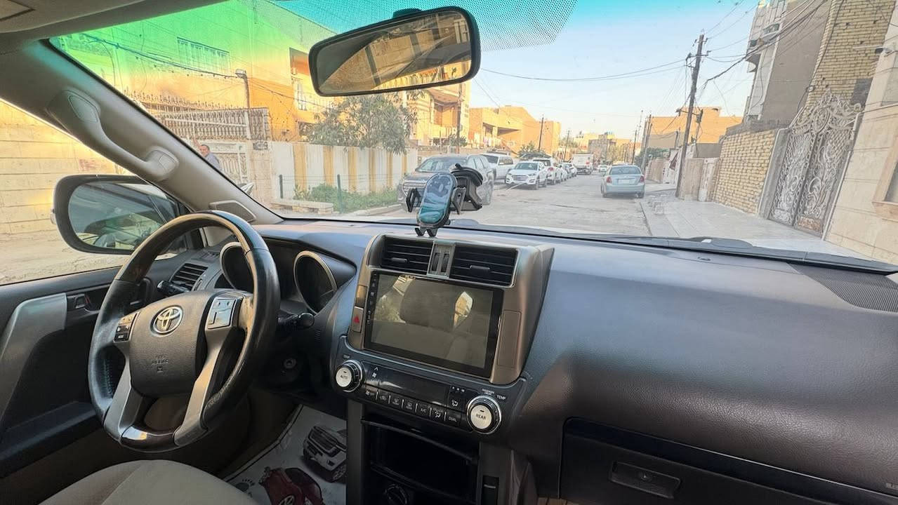 السلام عليكم- رمضان كريم      برادو 2012 للبيع رقم بغداد باسمي  ماشية 230 حقيقي محرك 4 سلندر 2700 
مواصفات TXL
7 راكب 3 قطع تبريد
سبير تعليك
ثلاجة - مري شفط
تحكمات ستيرن
دفع رباعي - مانع انزلاق
2nd
شاشة وكامرة خلفية
حساسات- الخ
سيارة حلوة جديدة / كله عالبلاد محرك - كير كهربائيات 
دشبول 
بيه صبغ باب الصندوق الخلفي والجاملغ الخلفي اثر ضربة خفيفة بدون دواخل *********** العنوان بغداد معلمين المشتل السعر/250 وبيها مجال ( شدتين وخمسين ورقه )
