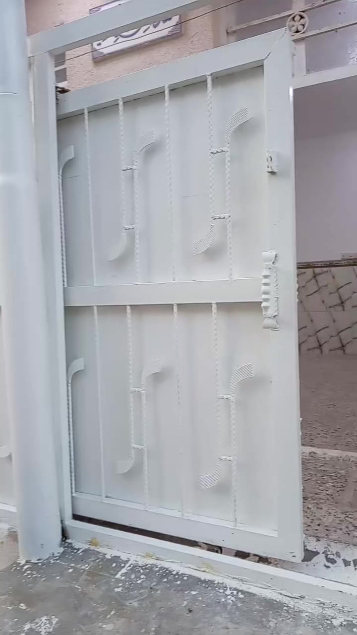 سلام عليكم مشتل للايجار منطقة سريدات ٥٠ متر مشتل جديد نظيف طابق واحد إيجار ٢٠٠ اتصال ***********ابويمامه تحياتي للجميع
