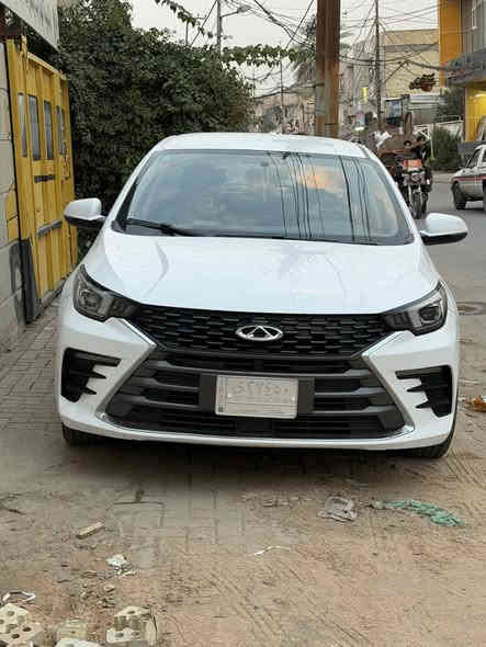 سلام عليكم من رخصة الادمن المحترم شيري اريزو 6 موديل 22 سيارة حلوه مرتبة وهذا سونار مرفق بيها بيها فقط الصندوك بي صبغ مو كله سيارة محرك كير تبريد كفالة عامة وين متريد افحص 
السعر 14 مليون وبيها مجال للطيبين 
***********
