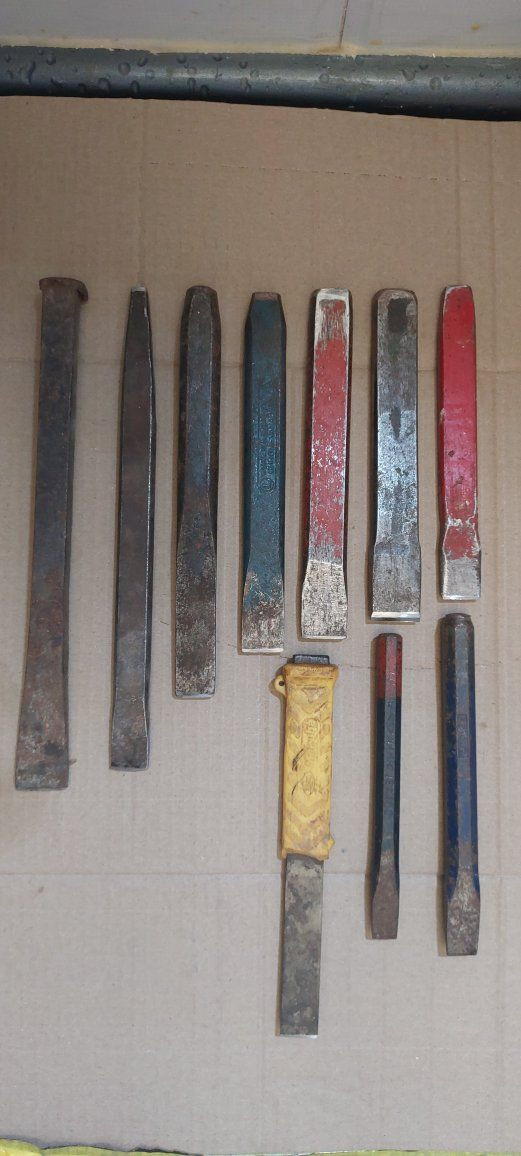 السلام عليكم عدد اصلي للبيع السعر والحجز على الواتساب او الخاص ***********
