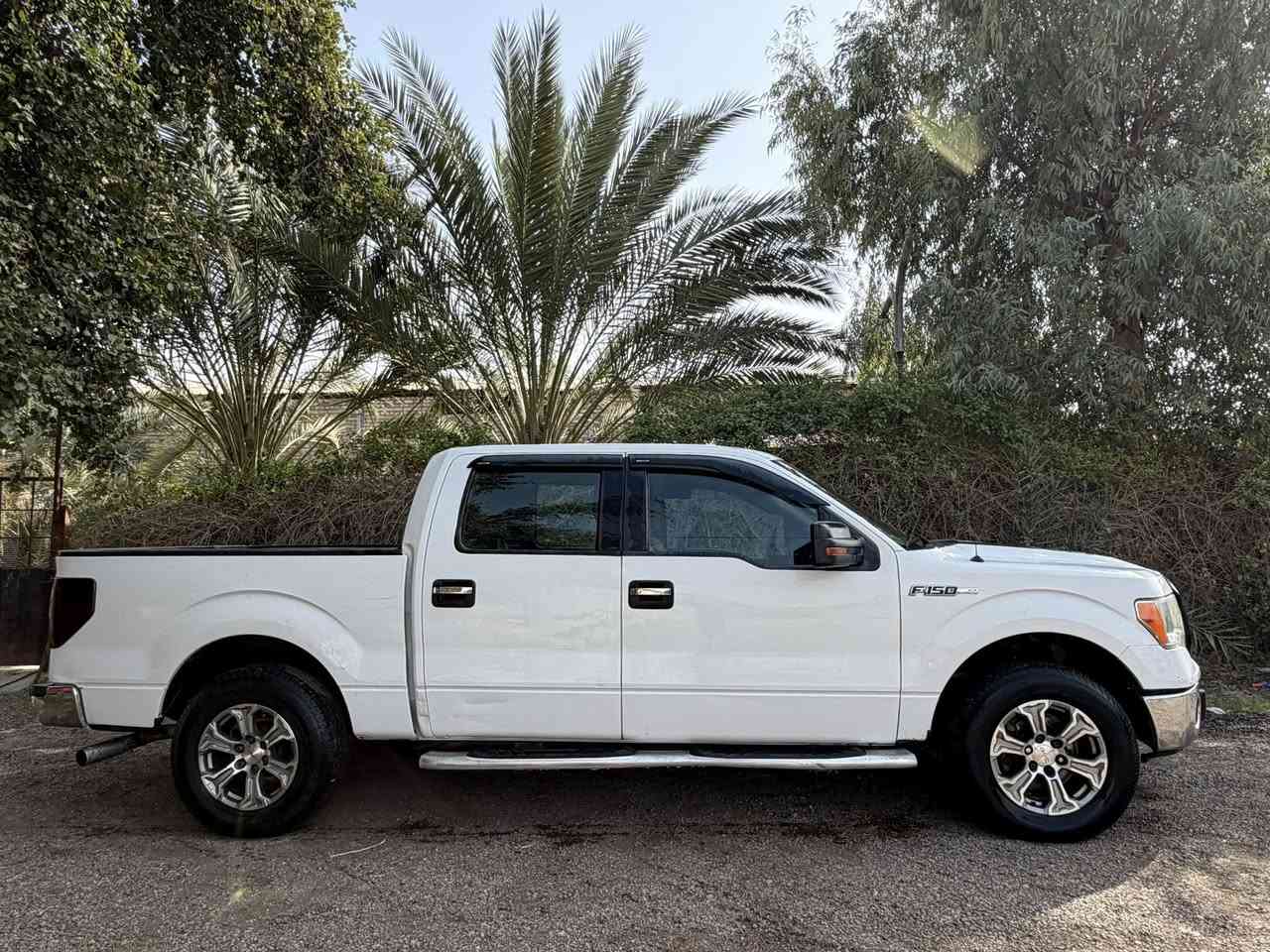 السلام عليكم اخوان
للبيع سياره فورد اف 150 
موديل 2011. 
  خليجي مكفول كفاله عامة عدا باب السائق مصبوغ فقط بدون دواخل بدون ايرباك بدون حتى اشارة سيرفز
 بلدشبول
باب طويل بدي قصير 
8 سلندر حجم 5000
توو ويل السياره 
بيها ويل حجم 18 مال جمسي حديث وتخم تاير جديد
كشن منفصل شاشه وكامرا خلفيه درج في باب البدي لسهوله الاستخدام منظومة غاز 80 لتر يعني. انسى الصرف
السيارة جاهزة كير ومكينه وتدفئةً وتبريد كلها تمام
السنويه اربيل باسمي تحويل مباشر
مكاني بغداد 
السعر 150$
للاتصال ***********
