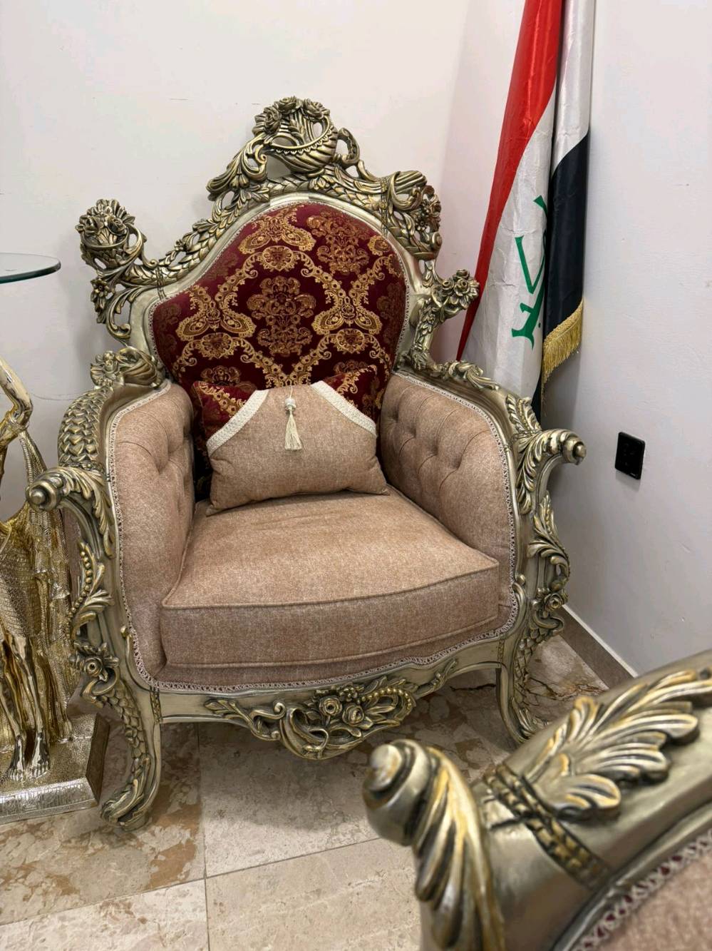 تخم مصري ضخم دمياط اخو لجديد  ١٠ مقعد وسيت طبلات مليون و٦٠٠ قفل مكان الطالبية قرب مطعم حبايبنا 
+ ***********