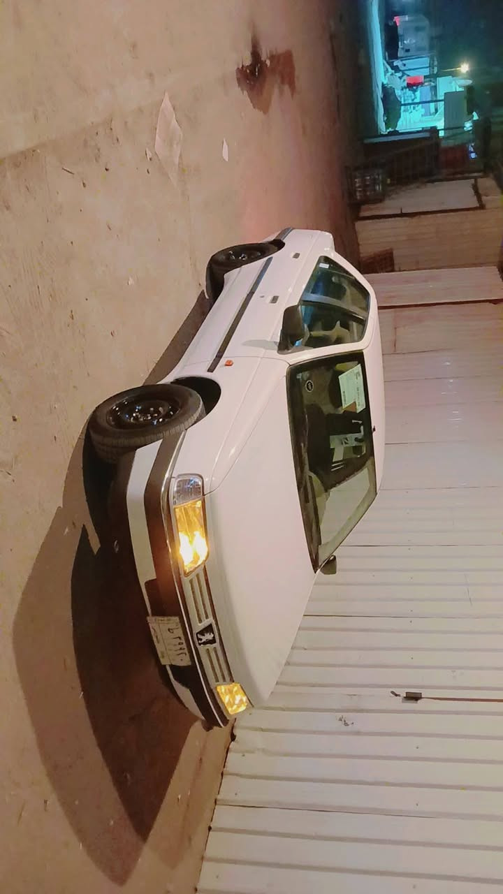 السلام عليكم بيجو 405 موديل 18 بعدها وضع الشركه مكانها ميسان للبيع سعر50 وبيها مجال حك جيه والاستفسار على الرقم ***********او واتساب
