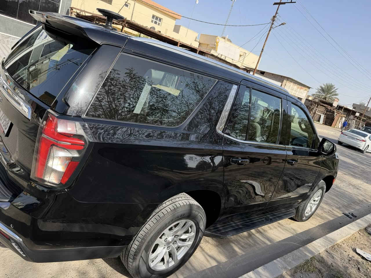 السلام عليكم تاهو موديل 23 خليجي ماشية 140 بيهة بنيد مبدل بلاد مثل ما موضح بالصورة وبارد بين البابين الخلفي كلش بسيط السعر 42  صور الحادث موجوده بالمنشور 
واتساب + اتصال ***********
