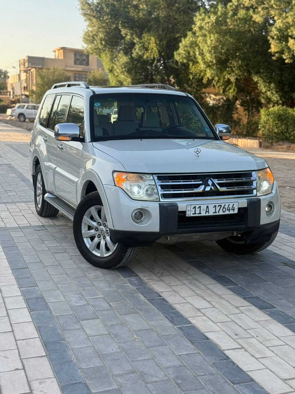 تحويل مباشر فول مواصفات أعلى فئة مواصفات فول واحد ع واحد  حجم 3800
عله واضع الشركه معروفه خليجي السياره جديده مال جناي فورويل  كشنات جلد  كهربائي دتفئه تبريد  اشارة بل مري شفط تحكم ستيرن ثلاثا جها فتحه  تبريد ثلاث قطع حساسات خلفيه زاد ثلاجه تخم تاير كير مكينه حداديه خير من الله سياره جديده 
مكان السياره بغداد سياره رقم جديد كليزي بسمي 
سعر  124 بيه مجال بسيط 
***********

