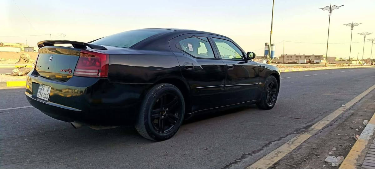 السلام عليكم جارجر أدوات أدوات للبيع او مراوس حسب القناعة موديل ١٠ كصة قمارة فقط أرقام وسنوية طب الأصل ع الشاصي دولي كير مكينة ٣ونص كفالة السيارة جاهزة تخم تاير جديد حدادية من كلشي جاهزة مكانها واسط صويرة  السعر ٤٥ وبيها مجال قليل ..
(***********)
(***********)
