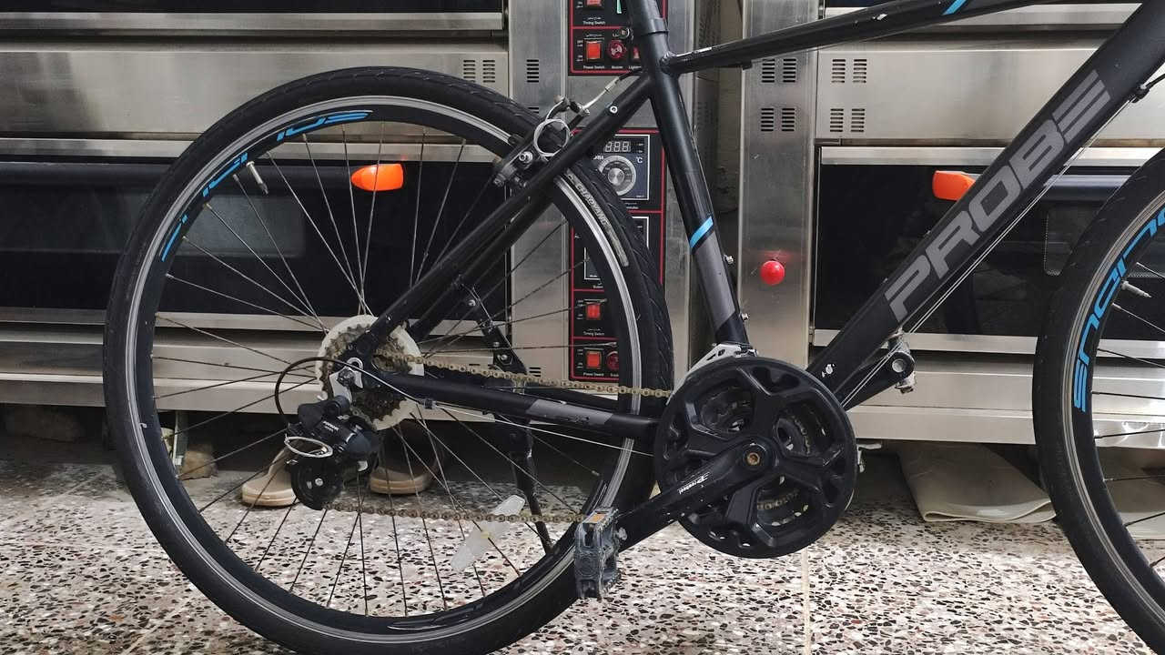 بايك c700
ماركت PROBE  الغنية عن التعريف 
ارتفاع الفريم 50 cm
 حجم الإطار 35*700
البدال الامامي Shimano 
العقرب الخلفي Shimano  tourney 
نضافه 90/100
سعر 215 وبي مجال بسيط 
مكان نجف يتوفر توصيل بعد تحويل جزء من المبلغ او المبلغ كامل


**إذا كنت صاحب هذا الإعلان وتريد حذفه لأي سبب، رجاءا أرسل رسالة إلى الدعم الفني**