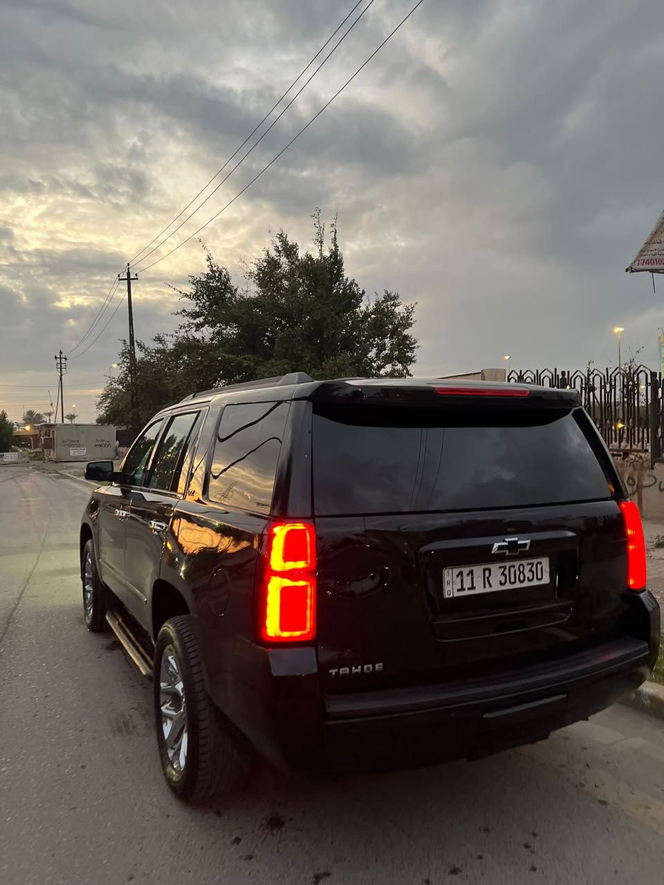 السلام عليكم ورحمة الله وبركاته 
تاهو 2015 بغداد بسمي 
هزه جديده
بيها صبغ 6 قطع تخم تاير وصدر جديد ***********
سعر 265$  فول عدا سلايت
