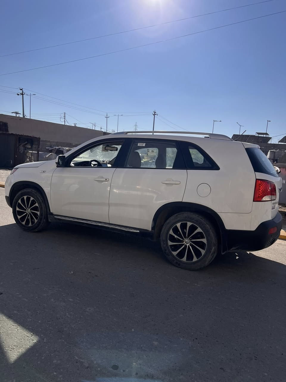 السلام عليكم
مكلف للنشر 
سيارة سورنتو موديل 2012
كفاله عامه دون طخه الباب الخلفي وره السايق ومعدله
سيارة نضيفه حيل وراعيها حيل مرتبها 
المكان تكريت القادسية 
للسعر والاستفسار هـ ‭0770 203 6543‬ ابو مصطفى
