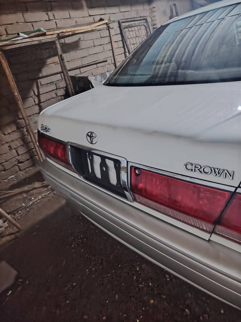 السلام عليكم سيارة كراون جنون للبيع حديدة كصة قماره فقط مكينه ديفور دكمة وحده يعني كشن كهربائي مكينه وكير مكفولة للاتصال *********** السعر ٥٠$
