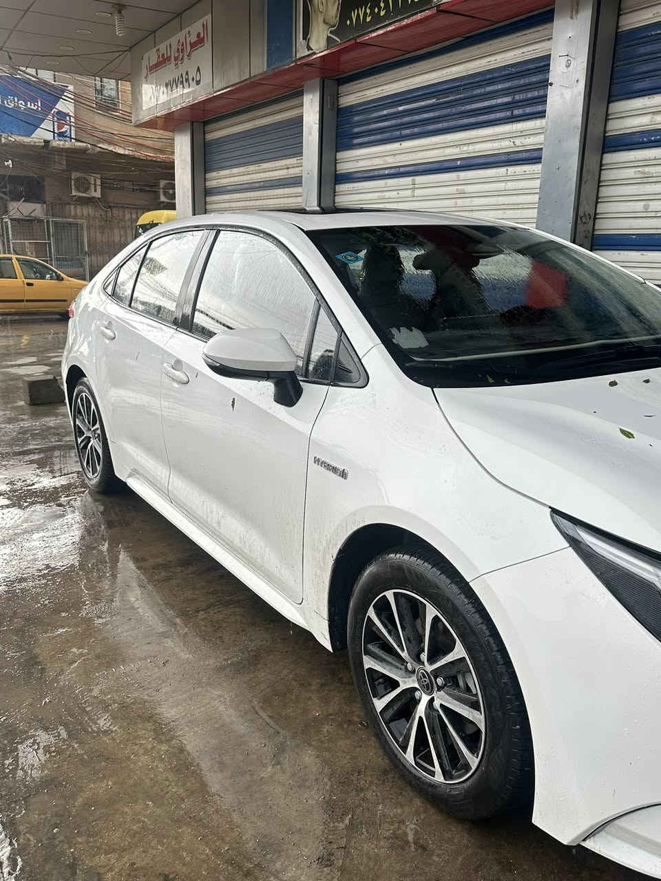 كورلا هايبرد 24 رقم بغداد الشكل الامريكي بيها فقط بارد بسيط ماشية 42 الف فول مواصفات داخل جلد احمر عدا الكراسي مو كهرباء السعر 143 عنوان بغداد ***********
