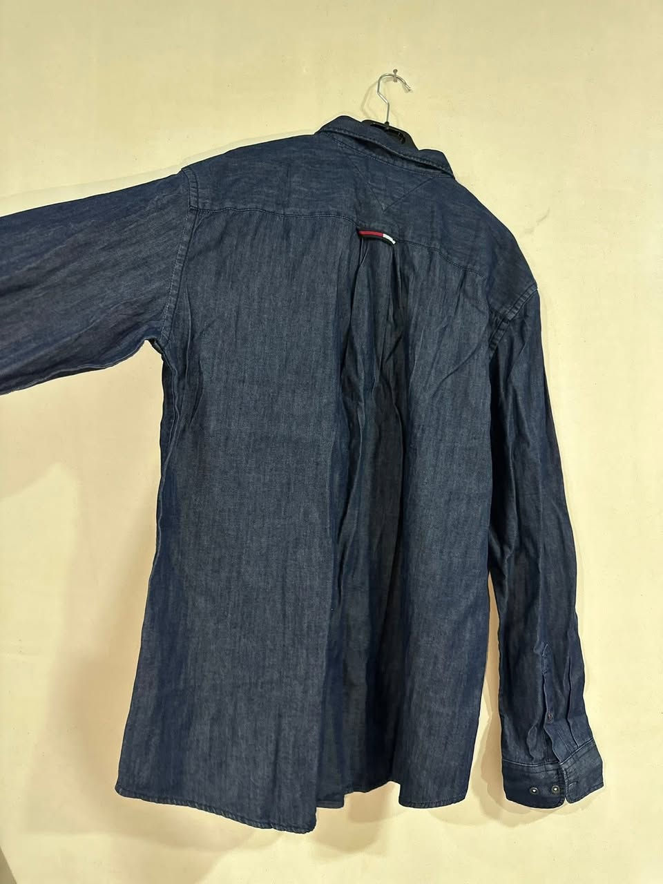 Tommy Hilfiger كابوي
قطعة تحفة 
جديد ما ملبوس 
السعر 20 الف فقط (قبل جان ب ٣٠ الف ) 
صناعة بنغلاديشية


**إذا كنت صاحب هذا الإعلان وتريد حذفه لأي سبب، رجاءا أرسل رسالة إلى الدعم الفني**