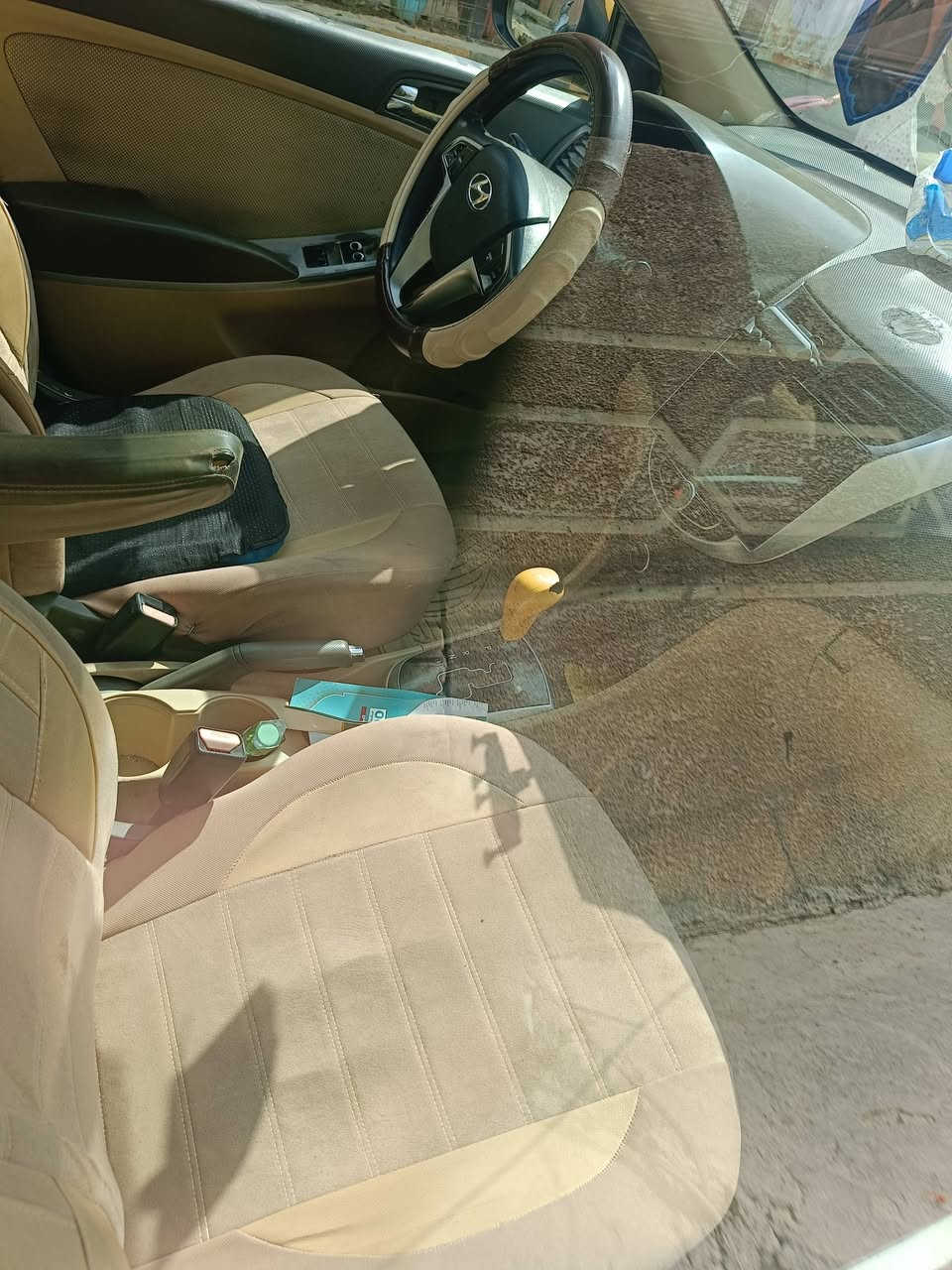 اكسنت مديل 2012  خليجي بيه بس الجاملغ اليمن المامي بي طخه ومعمر نفسيته السعر 72وبيه مجال بغداد الشعله ***********
