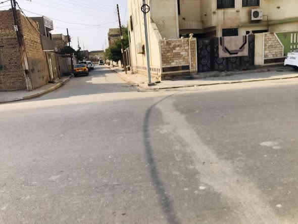 #للبيع_قطعة أرض مميزة – موقع راقٍ ومناسب للسكن أو الاستثمار عالية بمستوى الفرات جاهزة للبناء ما تحتاج دفن 

📍 #الموقع: توزيعة ديوان المحافظة –مقابل كلية الطب والمستشفى العام مجاور حي الفرات  خدمات بيها ماء كهرباء كلشي قريب  ثاني قطعة عن تبلط الفرات تبعد مسافة 200 متر عن تقاطع النسر وكلية الطب

🛣 #الشارع: 12 متر –مربع مميز محاط بشوارع رئيسية
 #المساحة: 200 متر  واجهة 10 تنباع كاملة او نص 100 متر واجهة 5 
🏷 #رقم_القطعة: 1104 
💰 #السعر: خاص 

✨ موقع استراتيجي قريب من جميع الخدمات – فرصة ممتازة للسكن أو الاستثمار

📞 للتواصل والاستفسار عبر الخاص او الاتصال على رقم موبايل *********** واتساب
