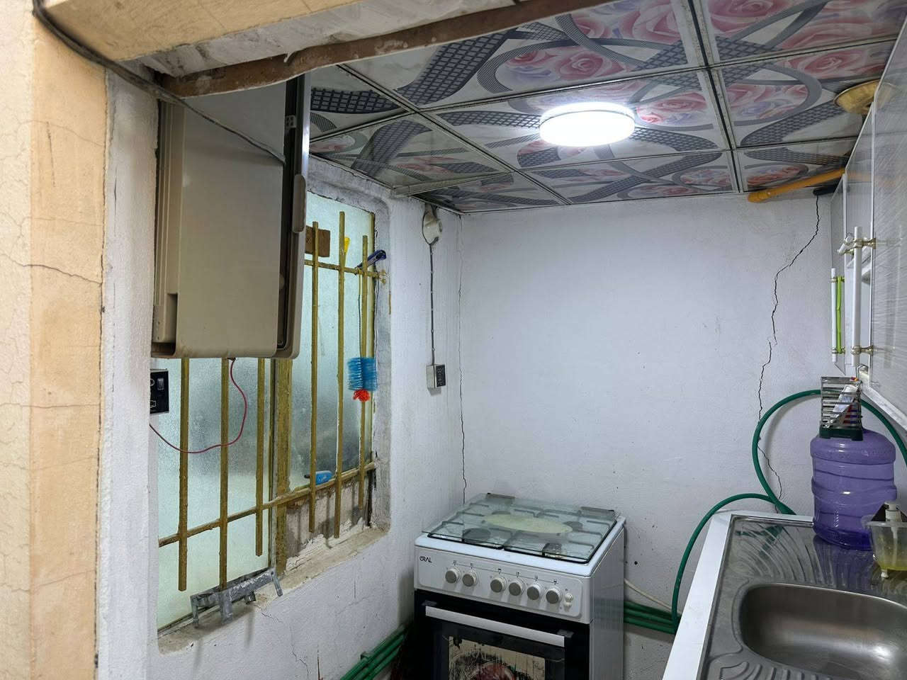 بيت ٥٠ متر ايجار مع الأثاث بفرع قبل شارع المدرسه الورديه ايجار ٢٥٠  اتصل 
***********
