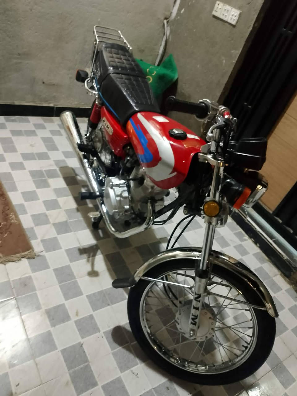 نامه متياز لبيع جديده باب وال ٣ حرف صارلهه شهر ونص من شاديهه مكينه ما مفتوحه موديل ٢٠٢٥ سعر خاص مكان واسط لعزيزيه رقمي 
***********
