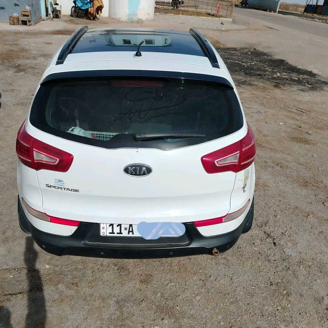 كيا سبورتج خليجي 2011
فول مواصفات عدا البصمه 
سنويه 2031 ورقم دولي بغداد 
مكينه دوش 2000 المرغوب 
مكفول من تنقيص وتبيخر 
حداديه تبريد تدفئه حساس 
كامره شاشه تخم تاير 
السياره جديدة وجاهزة من كلشي ( فقط بيه شويه صبغ وبارد السونار مرفق بالمنشور)

كوت المركز 
‪***********
***********
