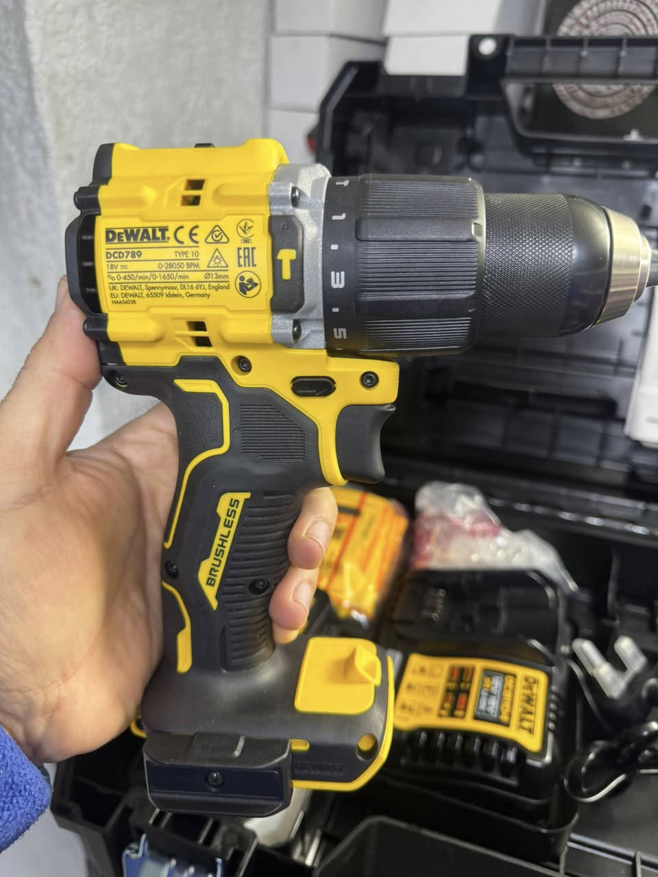 سلام عليكم اخوان 
متوفر ديولت اصلي 
توصيل متوفر 
*********** واتساب
