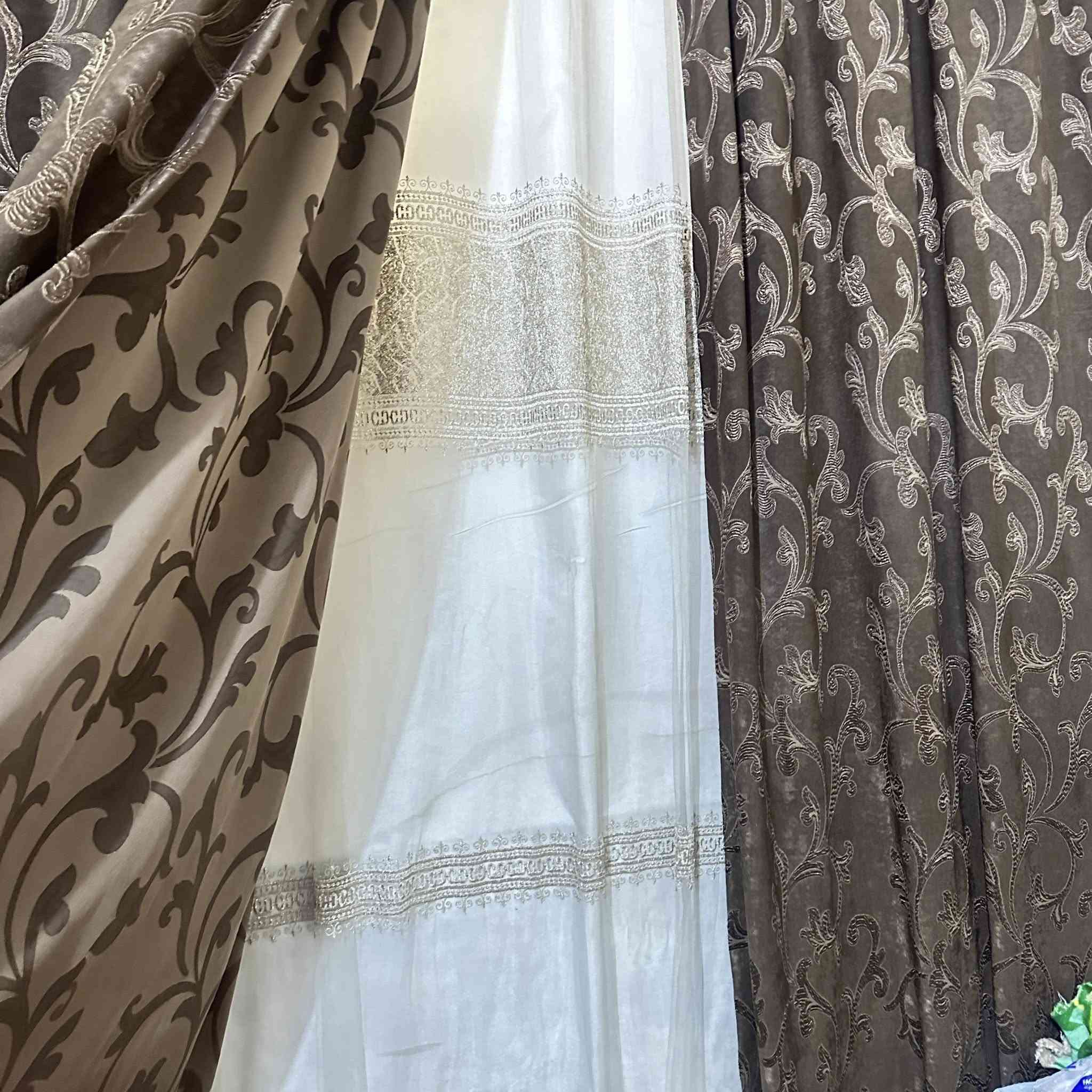 برده نضيفه شرط القماش الاصلي كلش حلوه سعره مع الاكسسوارات 130 وبيه مجال لتواصل واتساب ***********
