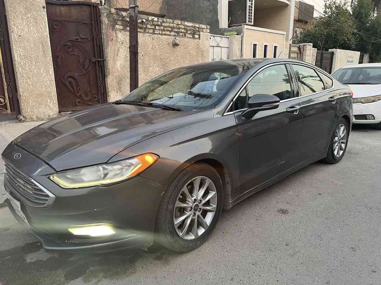 مرحبا للبيع فقط فيوجن فول موصفات عدى لسلايد 2017 شمالي باسم شركه السياره بدون حادث فقط سرقه لغود شواصي ايرباك مكفول محرك 1500 تيربو ماشيه 120 ميل السياره  انطخت عندي نقصه صبغ جاملغ وباب يكلف 125 الف والسونار موجود قبل لاتنضرب مكاني بغداد الكرخ للاستفسار *********** السعر 90 ورقه وبيه مجال بسيط
