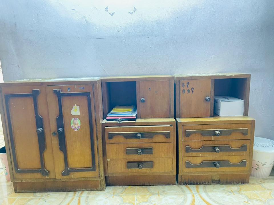 السلام عليكم
للبيع غرفة نوم  نظيفة 8 قطع نجارة 

الكنتور 6 ابواب  رايدها 750 العنوان بابل /الحلة

للتواصل ***********
