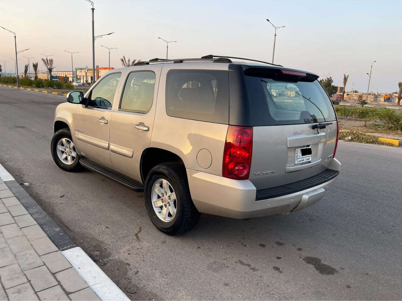 السلام عليكم ***********
يوكن 2007 خليجي 
رقم بصره مشروع وطني سنويه لل 27 تحويل مباشر ثاني يوم كافه اصوليات السياره مكفوله 
مكينه وكير مكفولات 
حداديه امامي وخلفي جديد 
تخم تاير جديد 
تبريد ثلاث قطع ثلج 
تدفئه منضومه جديده 
السياره بدون اي نقص جاهزه من كلشي 
منضومه زينون اصلي جديد 
مكفوله السياره من الضربه والتبديل 
فقط ملكوطه ارباع البيبان خياسات وبيها رش جماليه قطع اثر جراد كلير فقط 
احسبها مصبوغه حزام
قماره تكم شواصي مكفولات 
مكانها البصره ابو الخصيب مهيجران
سعرها 173 بي مجال قليل بيع فقط بدون مرواس
رقمي *********** ابو الخصيب, البصرة
