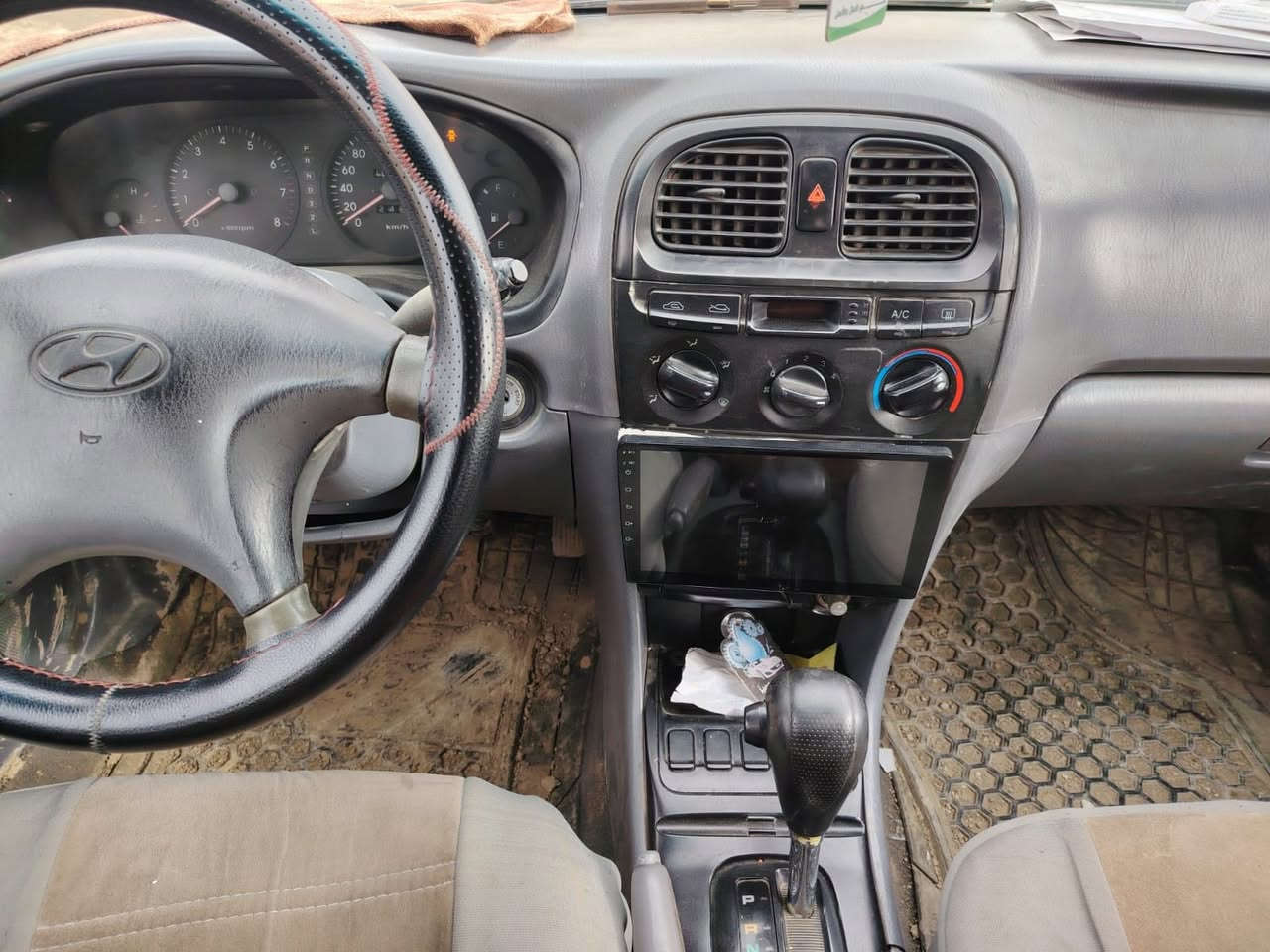 سياره للبيع سوناتا مديل 2000 رقم نينوى الجديد أنا الشرعي السياره بسمي بدون خيسان بدون صبغ تبريد شغال كلشي شجديد نضيفه السياره التواصل علا الرقم ***********
