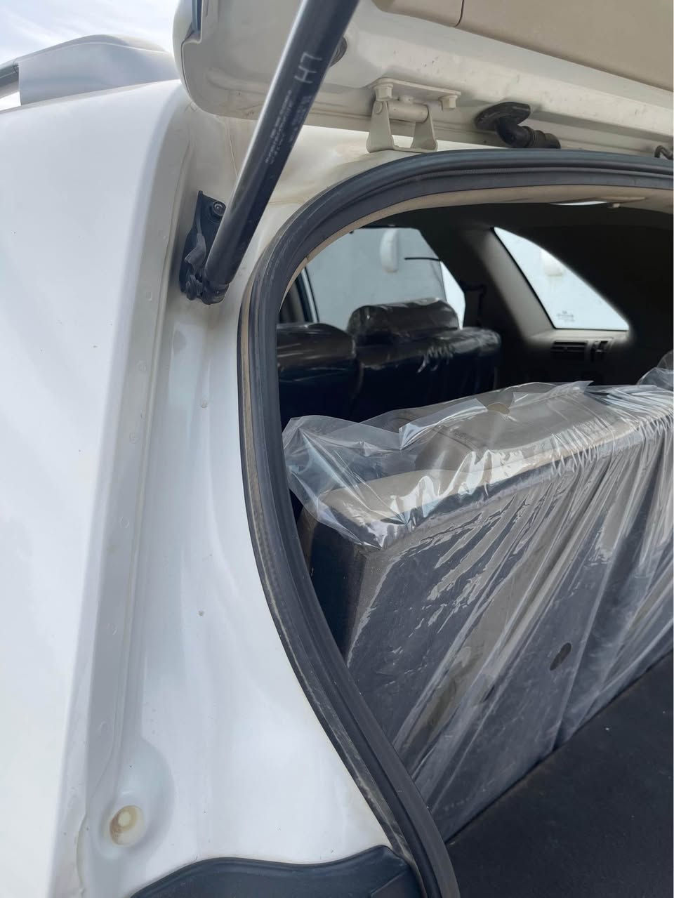 سلام عليكم سورنتو خليجي مكفوله فول مواصفات عدا الفتحه كيرمحرك تبريد تخم تاير سيارة جاهزه مانقصها شي /١٦٥$بيها مجال  للاستفسار اكثر *********** بغداد, العراق
