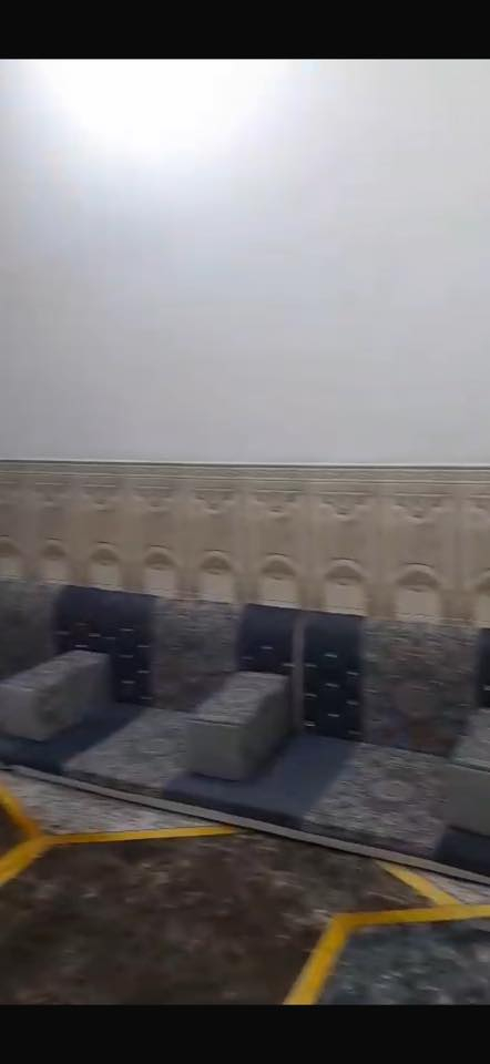 سلام عليكم غراض بيت للبيع
ديوان 4 امتار مع تجاوي  ايراني مو سفنج فوم ايراني درجة اولى 
استخدام قليل جدا 

السعر ديوان /  250 الف

غرفة نوم تركي 6 ابواب بيه ملاحظات بسيطه جدا 
سعر الغرفه / 450 الف 
 

كاربد 3 في 4 / 40 الف 

مييز بلازمه / 50 الف 

طباخ كريازي مصري / 4 عيوان حجم وسط / 170 الف يردله ترتيب بسيط
ساحبه طباخ وكفت وحدها / 25 الف
  
كاونتر / متر ونص سوكي / 125 الف 

غراض بيت من صاحب بيت مباشر 

للتواصل اتصال او واتساب / ***********
