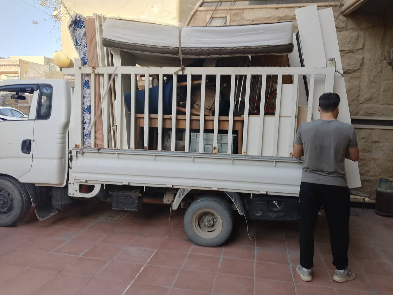 نقل اثاث داخل بغداد وخارج بغداد كل المحافظات تحويل من بيت الى اخر (ملاحضه )نتكفل بكل الموافقات الامنيه كادر عمال جميع انوع السيارات الحمل وتساب *********** 📞***********
