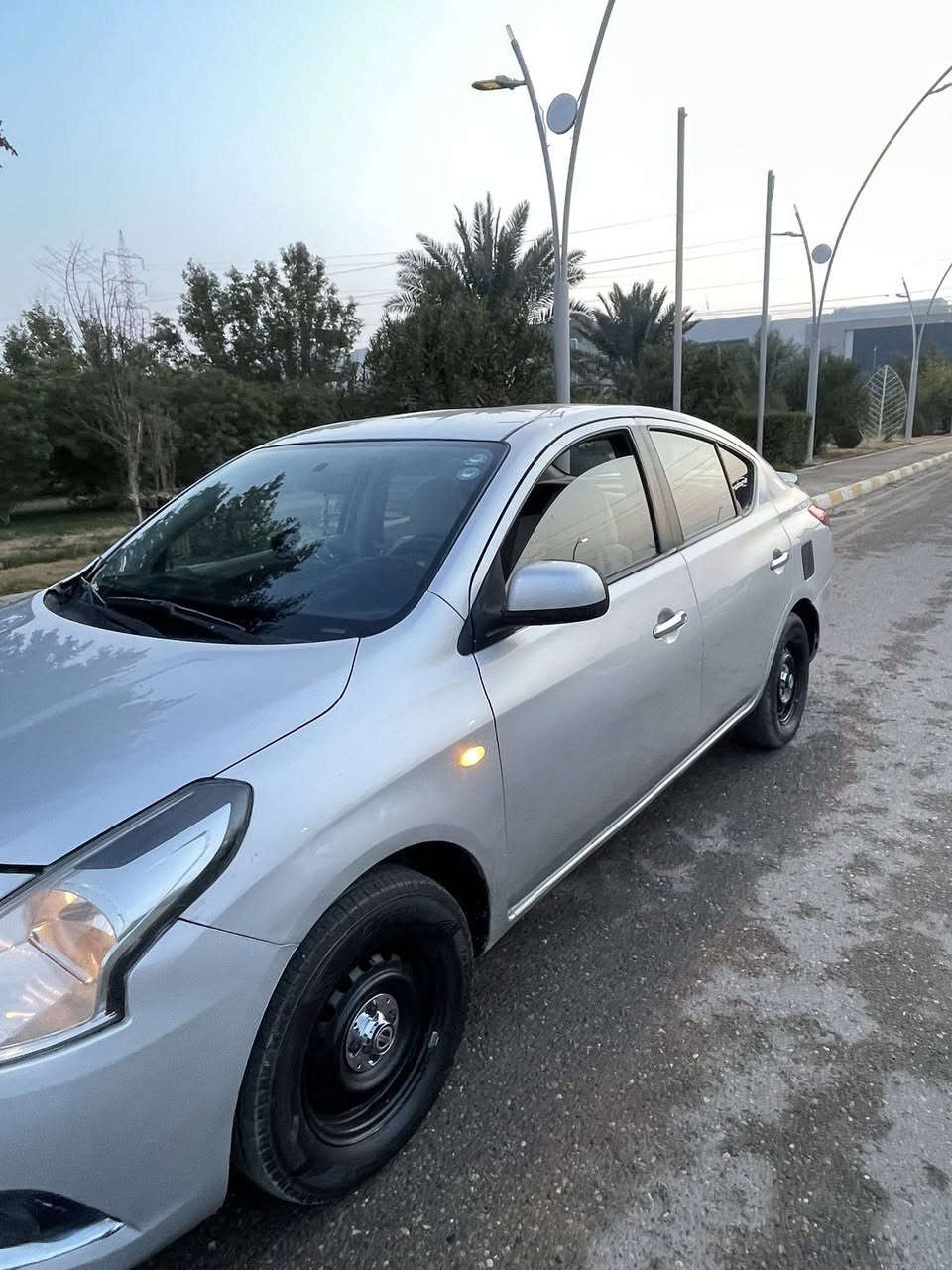 السلام عليكم
صني للبيع موديل ٢٠١٥ السياره حلوه وجاهزه مابيها نقص كير ومحرك شرط بيها ٤ جاملغات صبغ بدون معجون السعر ٨٥ وبيها مجال بسيط مكاني تكريت للاستفسار ***********
