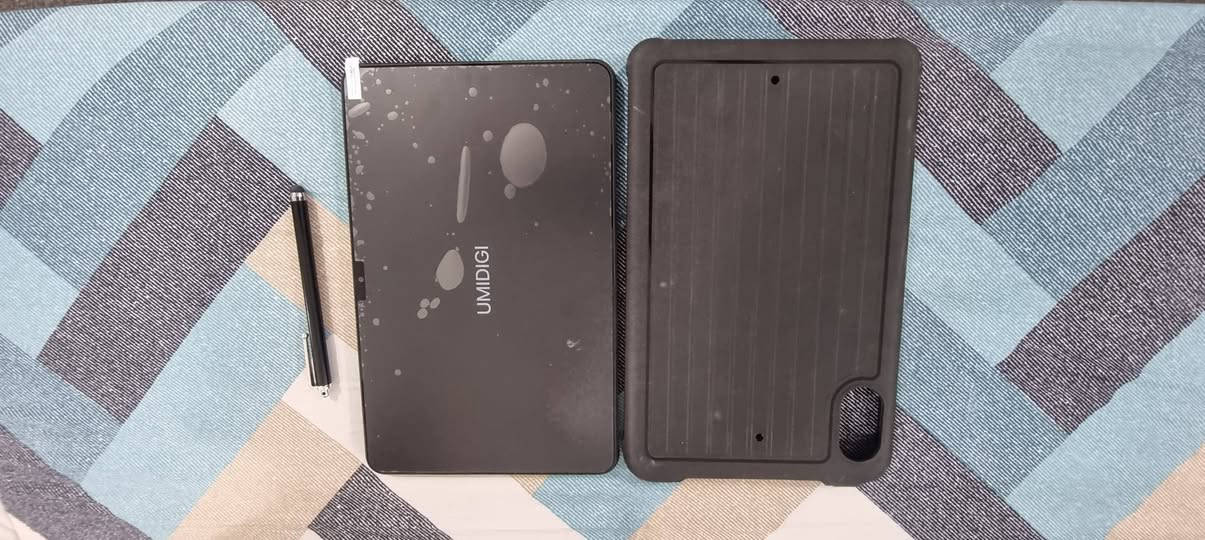 الجهاز اللوحي هو طراز UMIDIGI Active T1، وهو جهاز مصمم ليكون متينًا ومقاومًا للظروف الصعبة.يتميز الجهاز بذاكرة وصول عشوائي (RAM) سعتها 8 جيجابايت وذاكرة تخزين داخلية بسعة 128 جيجابايت.يعمل التابلت بنظام التشغيل أندرويد، ويتضمن شاشة بحجم 11 بوصة بدقة 2K.تشتمل المواصفات على كاميرا خلفية بدقة 16 ميجابكسل وبطارية ضخمة بسعة 10000 مللي أمبير. 
سعر ٢٥٠ 
جديد غير مستخدم بدون ملاحقات مالت امزون 
***********
