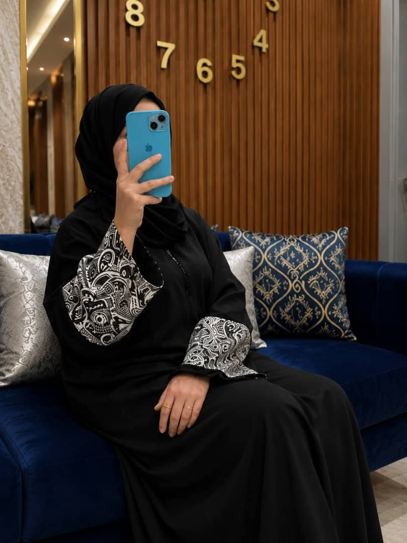 الفخامة و الشياكة كلها
ست عباية مع حجاب
القماش برادا
تحلاية الكم و الحجاب ساتان مطبع ديجيتال  تحلاية ع السحاب 

 *قياسات من ٣٨ لل ٤٨* 

متوفر بةللون الاسود الملكي فقط


**إذا كنت صاحب هذا الإعلان وتريد حذفه لأي سبب، رجاءا أرسل رسالة إلى الدعم الفني**