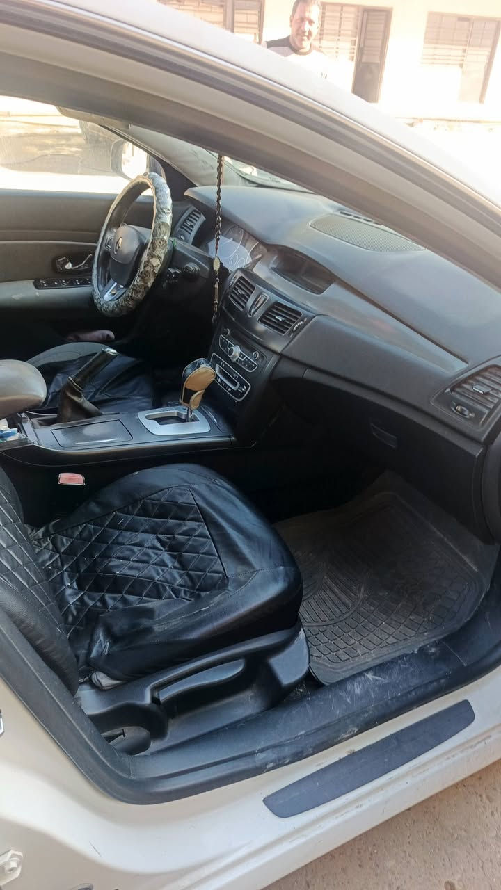 السلام عليكم
 رينو سافران فول مواصفات بصمه بانوراما 
موديل ١٣ مكينه وكير وتبريد مكفولات كهربائيات شغاله 
يحتاجله بعض الملاحظات بسمي 
العنوان بغداد 
السعر ٧٥ $
***********
