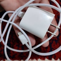 شاحن آيباد ١١ برو • اصلي • مع كيبل