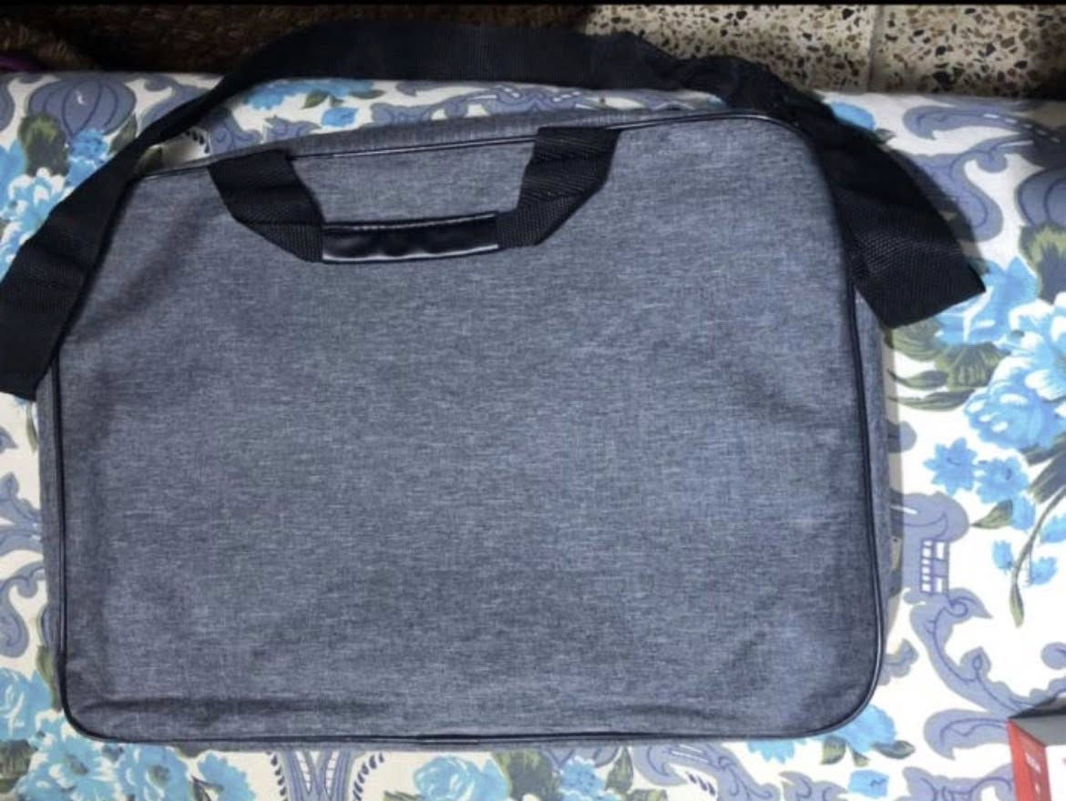 سلام عليكم لابتوب جديد الله شاهد صار شهر سعر
300 قفل مكان بغداد جديده نعيريه شراي اتصل
*********** واتساب
