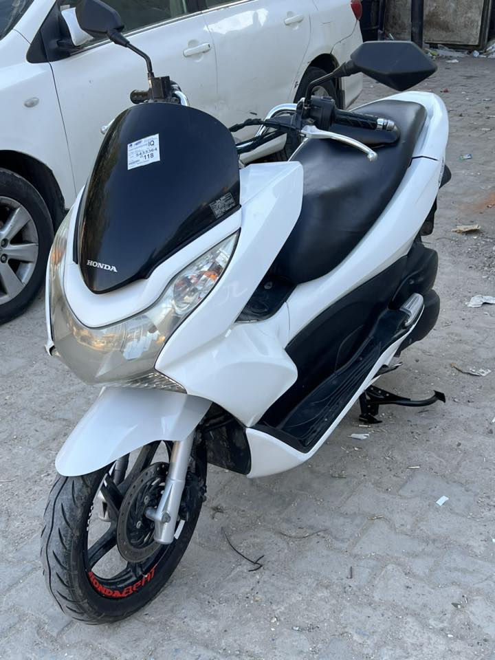 السلام عليكم bcx جيل اول ياباني Jf مال رنبة وصل رنبه بيهه ماشيه 29

مكينه برغي ممفتوح بيها شلعه معدل خير من الله 
تخم تاير البلادي مالها  كل نقص مابيها  
السعر. مليون و500

رقم ***********
مدينه الصدر
