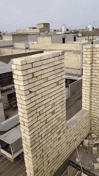 تحياتي السلام عليكم. خلفة بناء كرسته وعمل.
نشتغل قطعي وعلى الدبل  بناء درجه اولئ مع النظافة بعد إكمال البناء
(مكان العمل داخل بغداد هاتف او) خاص (***********)
(***********.)متواجد (واتساب👉) 
(والله يرزق الجميع تحياتي)
