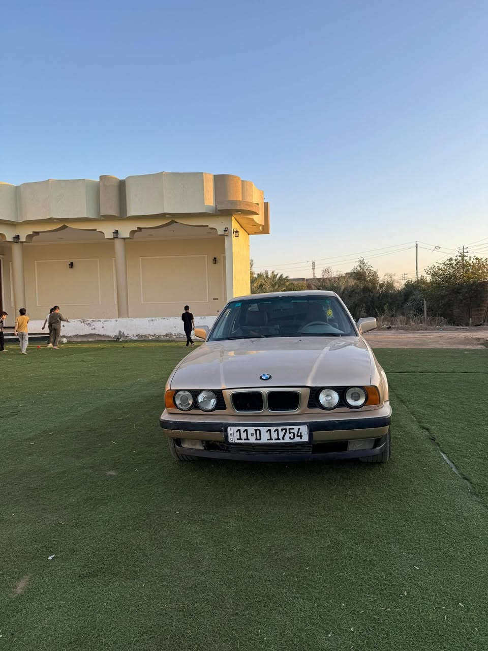 السلام عليكم سياره بي ام موديل 91ضيفه أحله من الصور525/ناصريه مركز ***********بي واتساب السعر45
