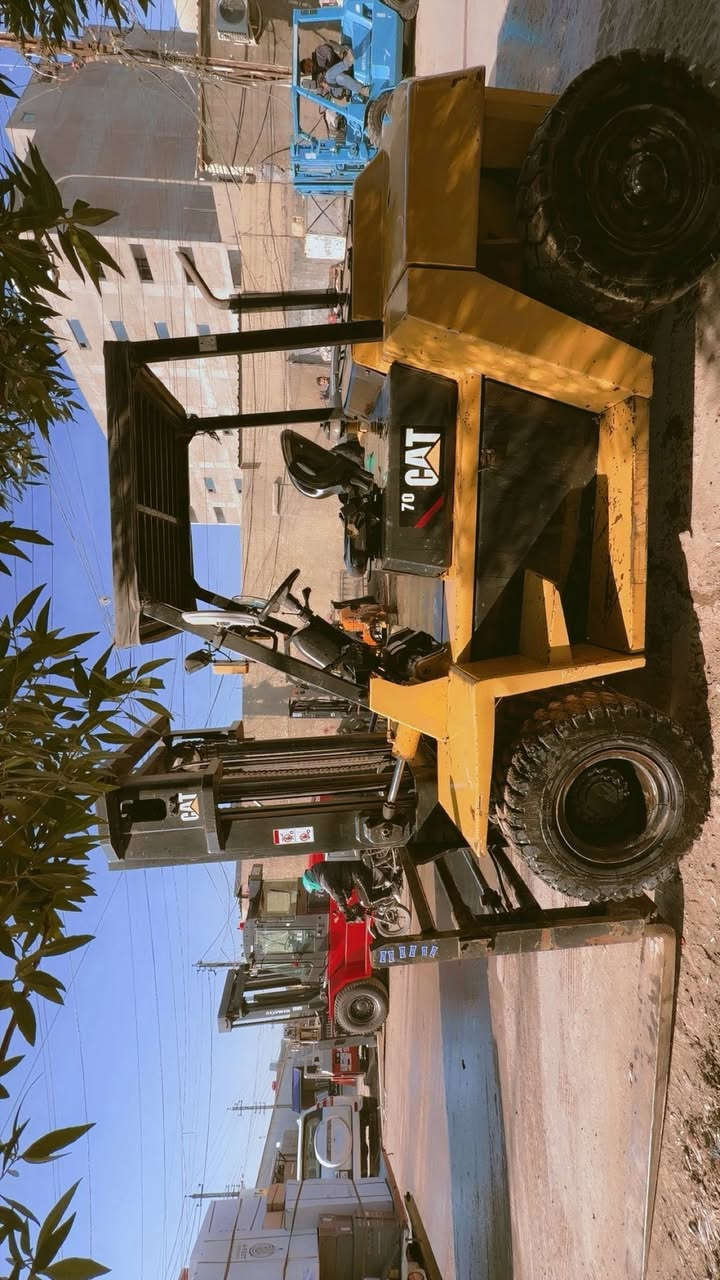 رافعة شوكية كاتربلر حمولة 7 طن
3 حركات – كير
محرك بلادي
موديل 2010
الأوراق كاملة: أرقام + سنوية بصرة 
الحالة: جيدة وجاهزة للعمل

📍 الموقع: بغداد – الكرادة، قرب مجمع مشن
📞 للاستفسار: ***********
