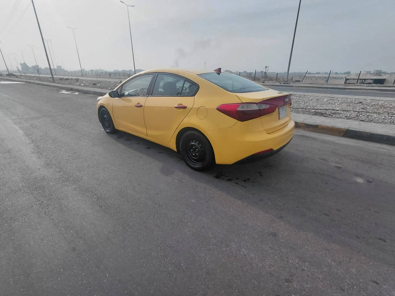 سلام عليكم عندي كيا فورتي موديل 2014سياره جديده وجاهزه وارد أمريكي حادثها باب السائق فقط والباقي مكفول من وضربه  مكينه 1800دوش تخم تاير كير مكينه كله مكفول مكان السياره بغداد السعر  100وبيها مجال ***********
