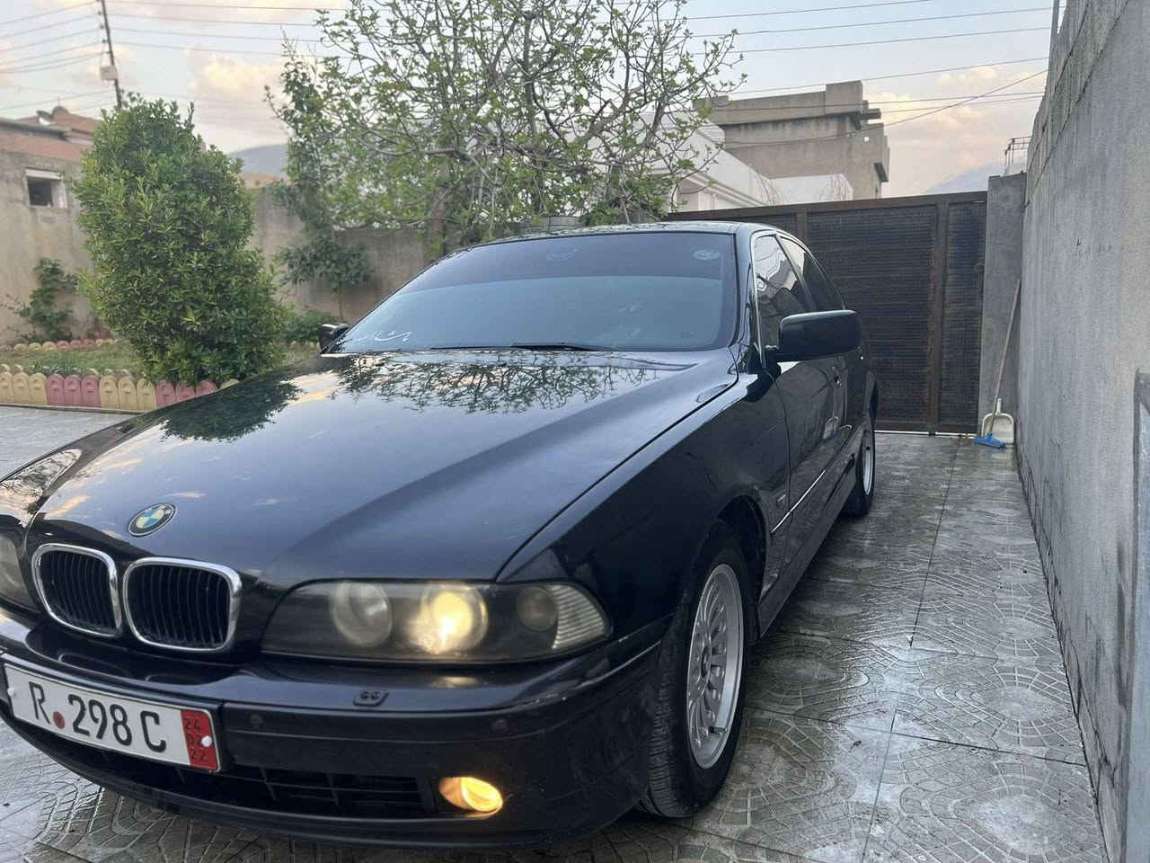 BMW SAQAR
فرۆشتن یان گۆڕینەوە
مۆدێل 2001
فول موسفاتی بێ سڵاید 
مەنەفێست اصڵی بەشەرت 
پاکانەی هەولێری لەگەڵە غرامەی بەشەرت 
گێڕ و مەکینە و کارەبایی بەشەرت 
2022 داغڵ بووە
525 دەبڵ دیجیتەڵ
78 و مجاڵ
*********** أربيل, العراق
