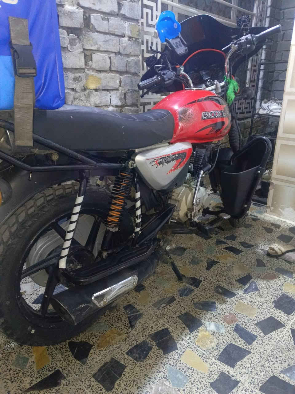 ياالله يامحمد ياعلي 🦅
بوكسر جبلي 
رقم انكليزي 
سنويه باسمي تحويل ثاني يوم 
بوكسر موديل 
(19)بين قوسين مهتم بيهه اكثر من روحي 
البارحه جفتته عند شركه وبعده على السحك الله وكيلكم ومحمد كفيلكم 
اكو حرك بل تانكي الدراجه جانت بل حجز سنه ونص والتانكي احترك والباقي كله شغالل دبل زنون 
التاير الخلفي جديد شديته ب45اصلي بي ضمان شهرين 
الدراجه مكفوله كفاله عامه 
العداد واكف فقط مال سرعه والبانزين 
جبلي 
السعر 1750وبيه مجال الناس الخيره والعباس اخو زينب لا بياع ولا شراي اني هاي دراجتي واريد ابيعهه 
رقمي موجود واتساب وموجود رصيد ***********
الصندوق غير مشمول بل بيع 😁
والله يرزق الجميع
